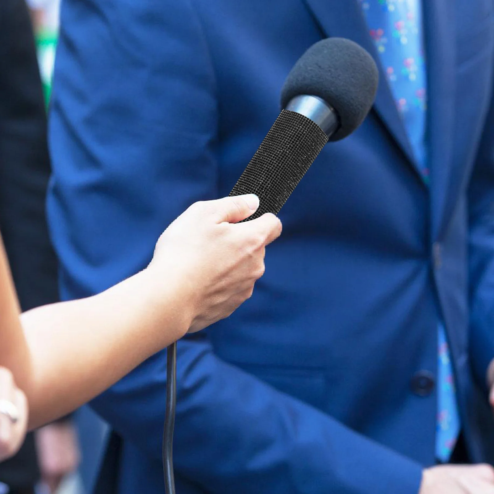 

Microphone Handle Sparkling Sleeve Protective Decorative Mic Cover Exquisite Texture Suitable Wireless Handheld Mic Handle