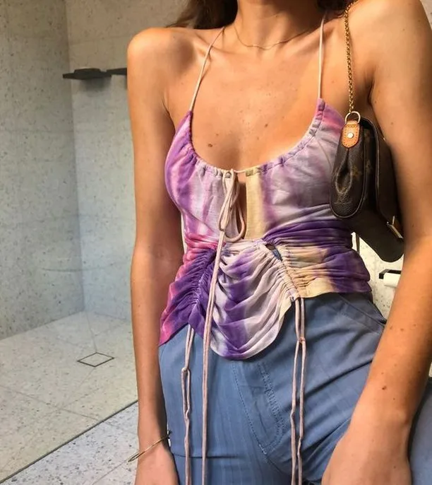 Camisetas gráficas de corte bajo Sexy para mujer, Tops cortos con borlas, camisola informal a la moda, ropa de calle para Club, camiseta sin mangas, chaleco dulce para mujer