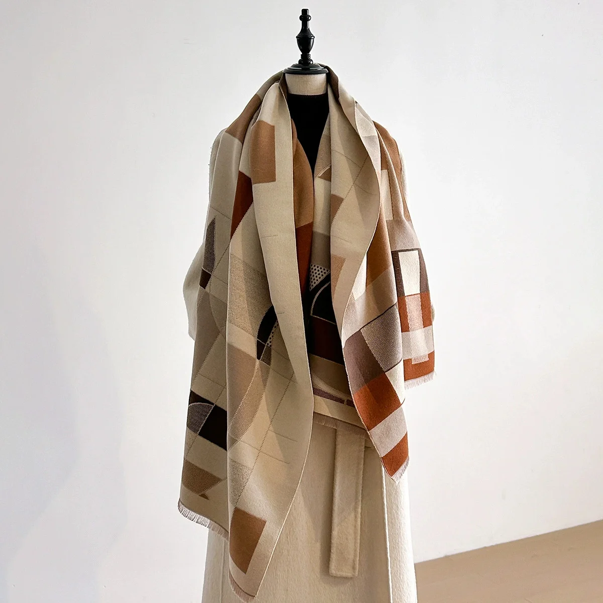 

New Brand Elegance Two-Sided Print Scarf Soft Warm Fringe Pashmina Shawl Autumn and Winter Outdoor Coldproof Windproof Blanket