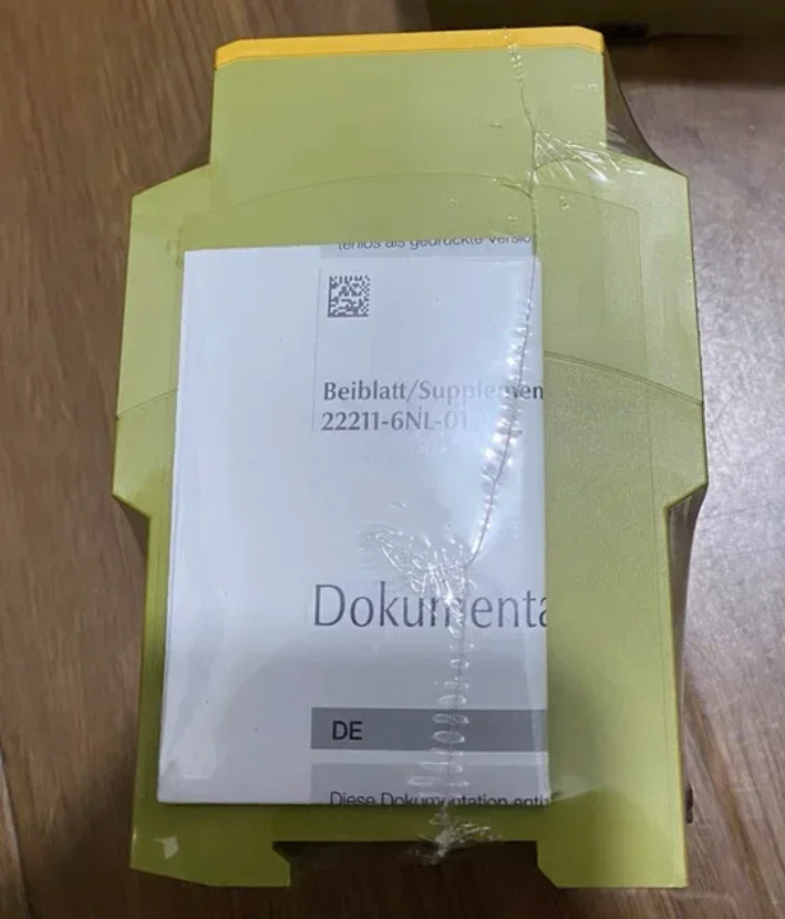 The new PILZ 774148 PNOZ (safety relays) PZE 9230-240VAC 8N/0 1N/C