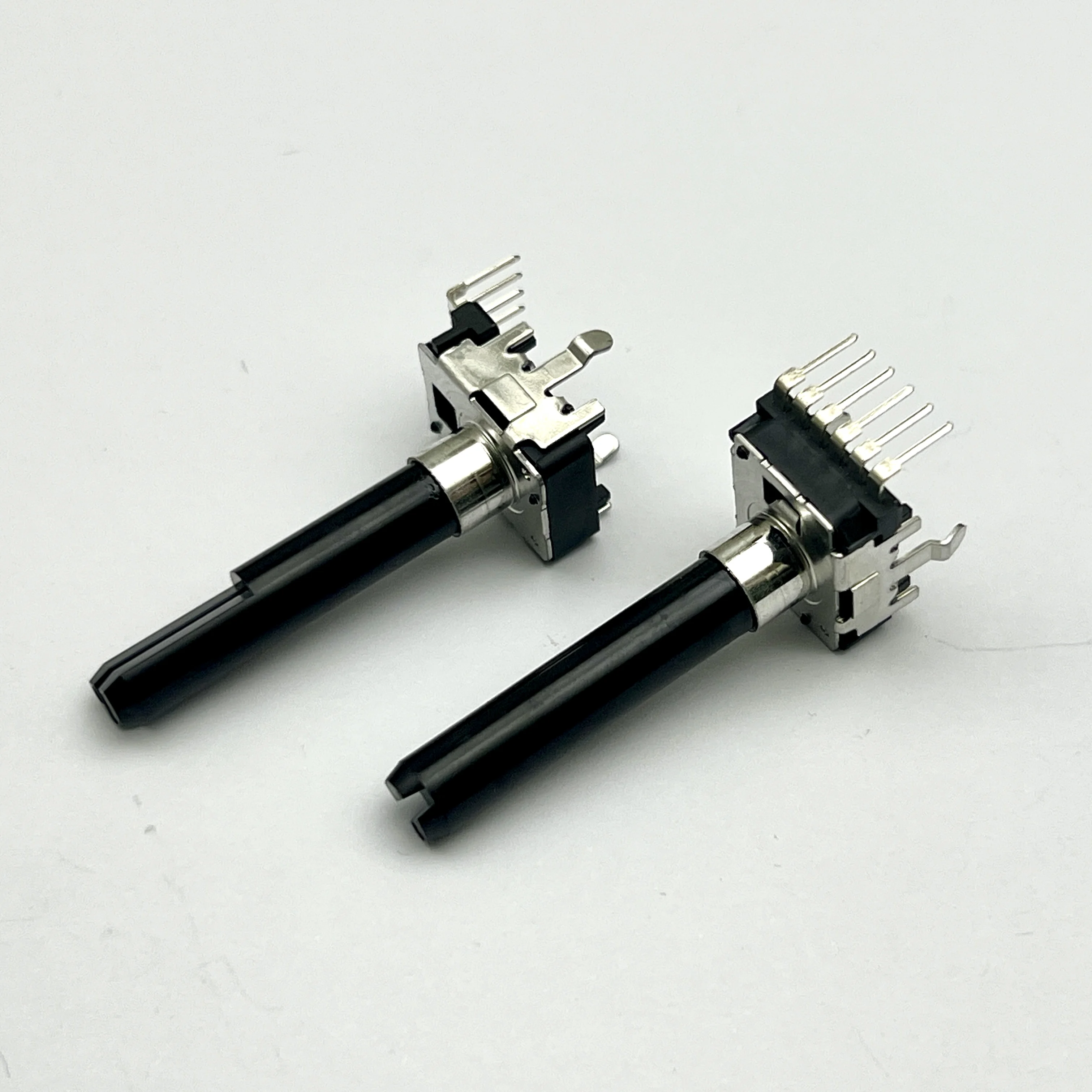 10 pieces of Japanese NOBLE XV012323Y RK12 potentiometer 6-pin B50K handle length 32mm