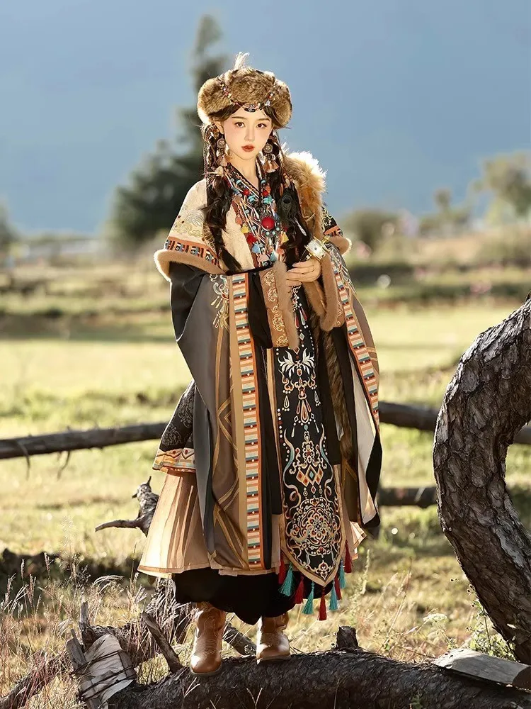 Exotic ethnic style Hanfu set for new Chinese both men and women