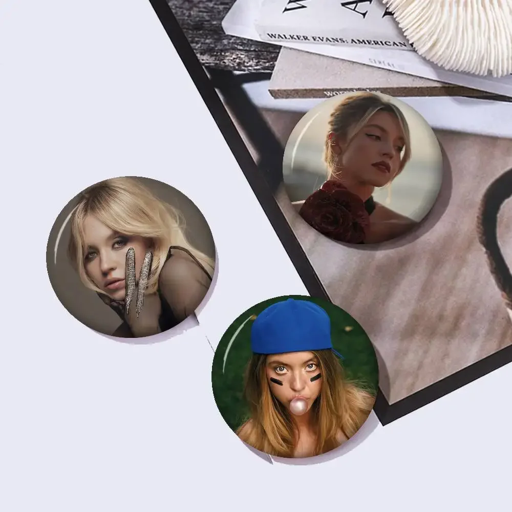 Actor Sydney Sweeney New Brooches Soft Button Pin Funny Silly Gnarpy On A Skateboard Meme Badge Gamer Collection Gifts