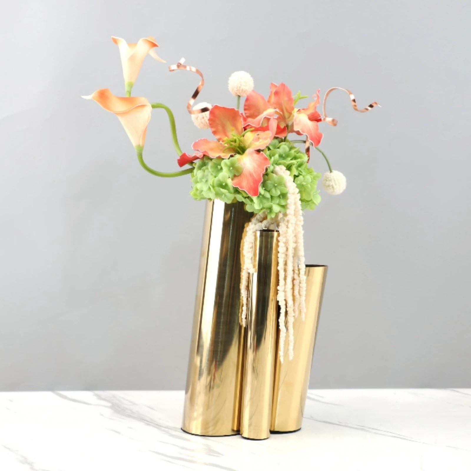 Cylindrical Metal Decorative Vase Modern Handmade Gold Electroplated Vase Minimalist Sleek for Tabletop, Living Room