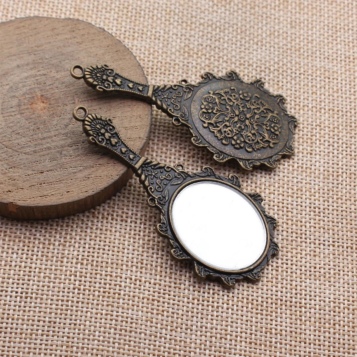 2pcs 70x33mm(2.76x1.3inch) 2 Colors Mini Handheld Makeup Mirror Pendant DIY Jewelry Findings Bulk