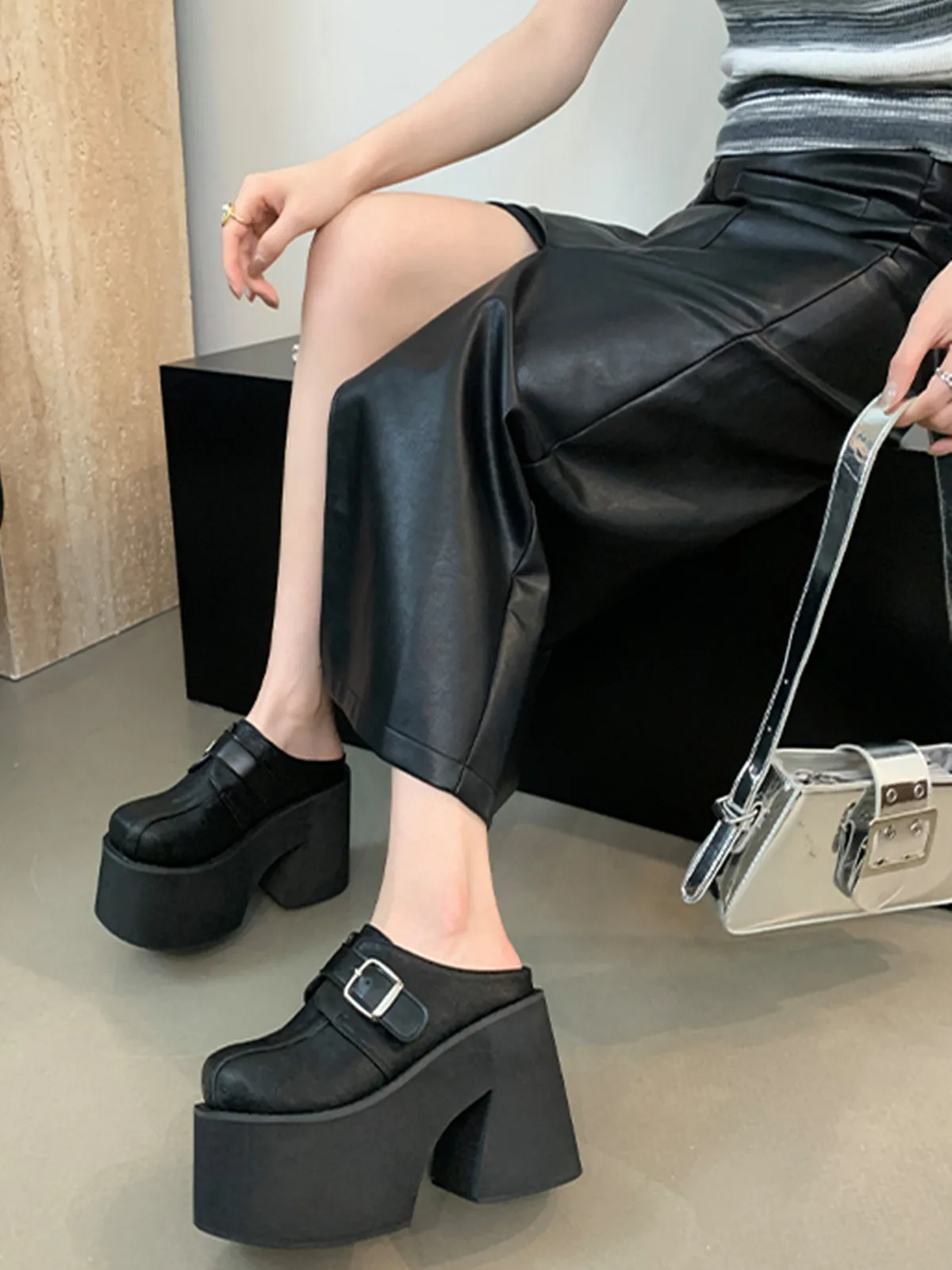 

Ultra High Heel Women's Sandals Cover Toe Thi Bot Outdoor Wearable Lazy People's Flats No Footache Strap Bule Design