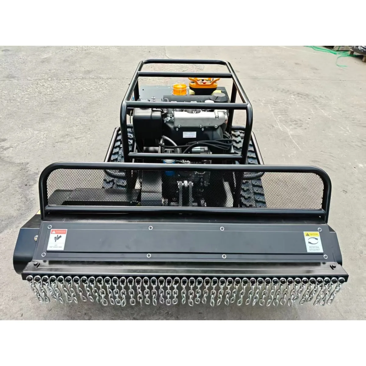 1200mm Double Blade Remote Flail Mower 22/25/27HP Loncin 608 Crawler Lawn Mower 60 Degree Slope