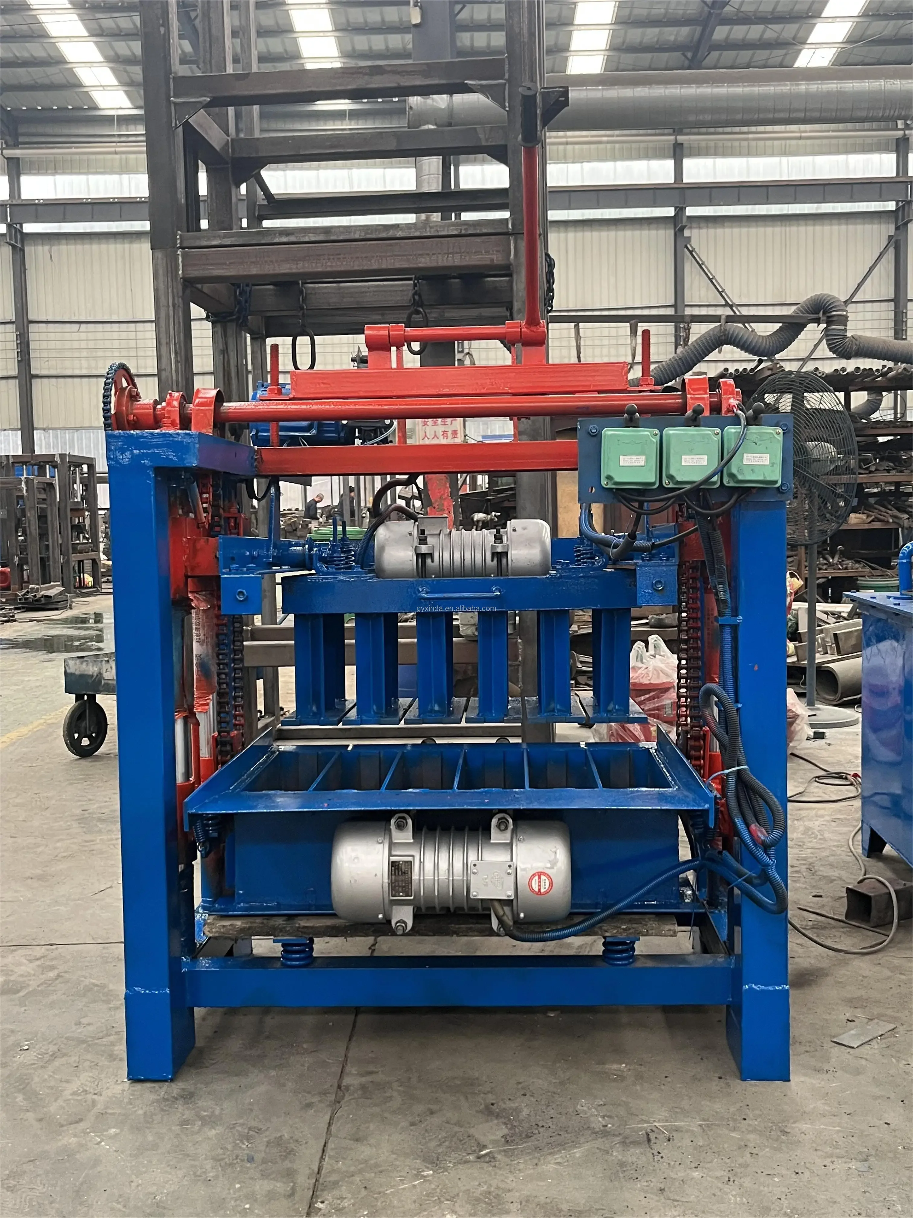 آلة تصنيع البلوك الخرسانية الصغيرة ذات السعر المنخفض للغاية، آلة تصنيع الطوب المجوف الأسمنتي اليدوية، إنتاج أدوات الطحن