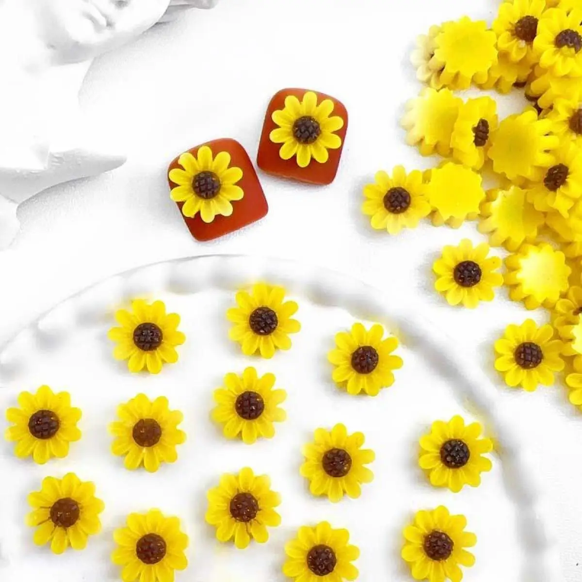 30PCS Resin Sweet Simulated Sunflower Nail Art Charm 3D Kawaii Yellow Flower Nail Art Decoration Accessories For Manicure DIY