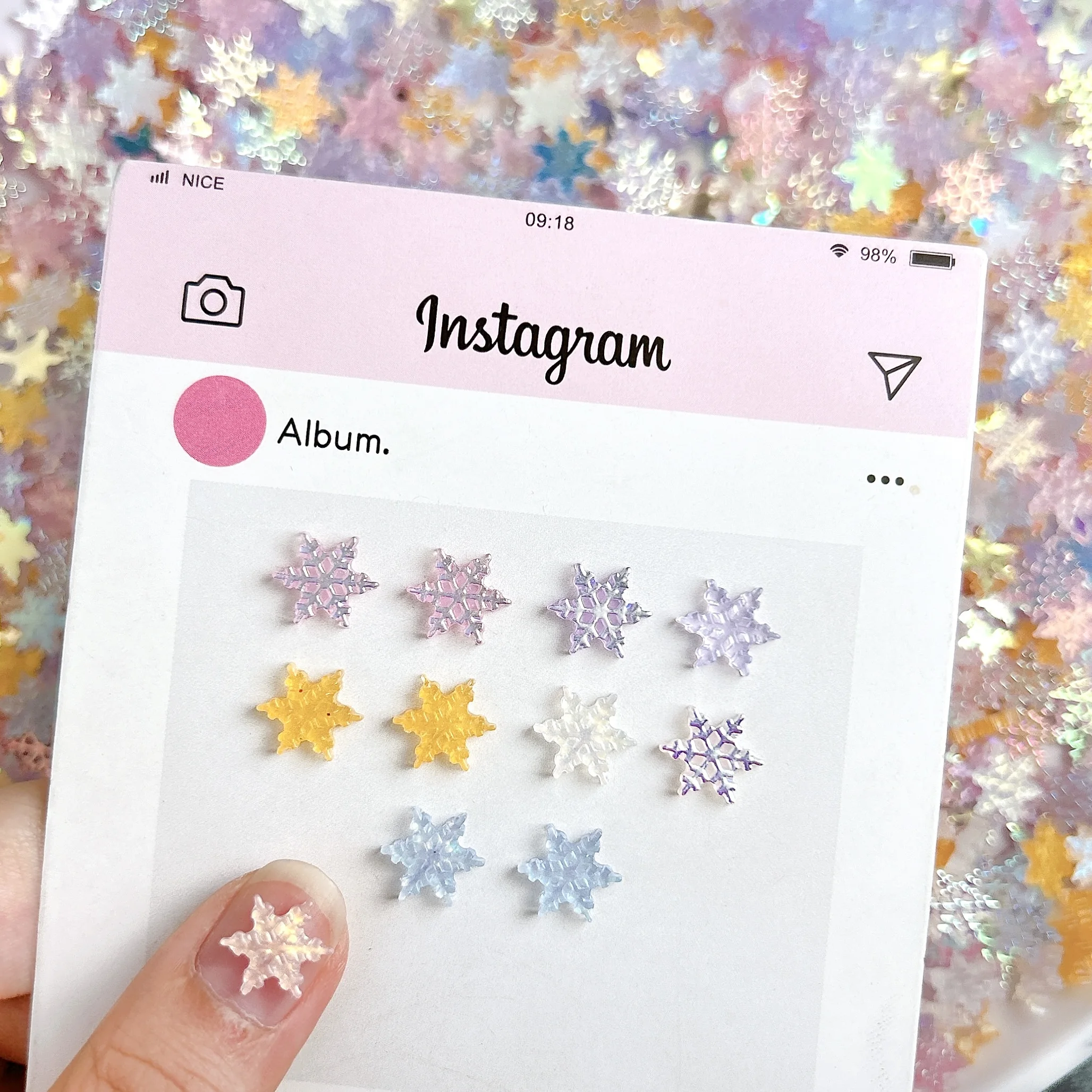 60 SZTUK 3D Gradientowe Kolorowe Sześciokątne Płatki Śniegu Żywiczne Ozdoby do Paznokci Minimalistyczne Kreatywne Świecące Płatki Śniegu Dekoracje do Paznokci DIY