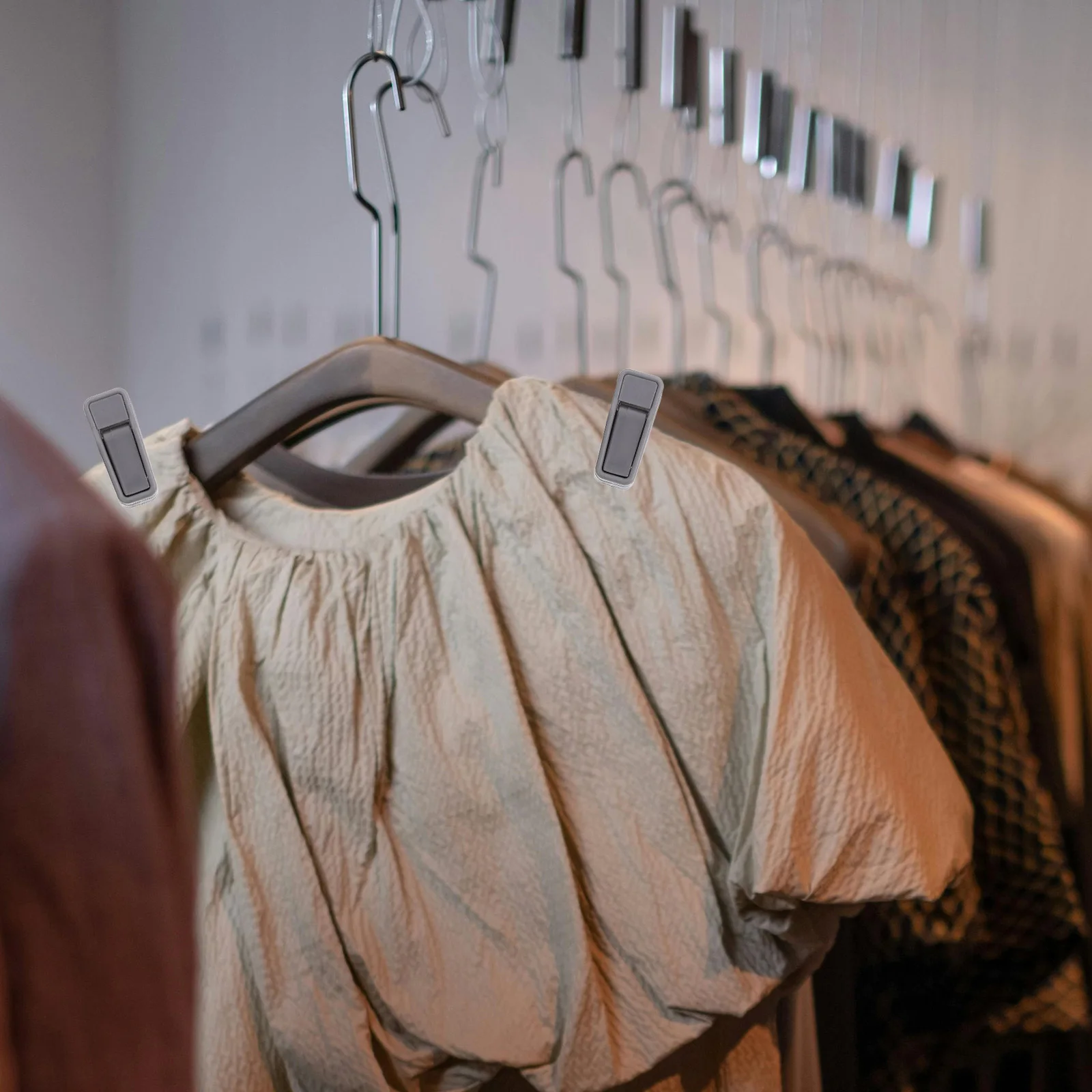 

20Pcs Clothes Hanger Clips Heavy Duty Wind Resistant Clips for Laundry Shirt Skirt Pants Drying Clip Hangers for Skirts