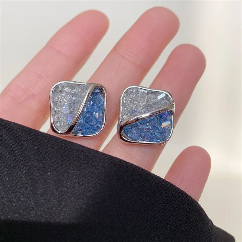 Fashion Shiny Summer Contrasting Crystal Earrings for Women Luxury Simple Versatile Girls Earrings Hot Jewelry 2023