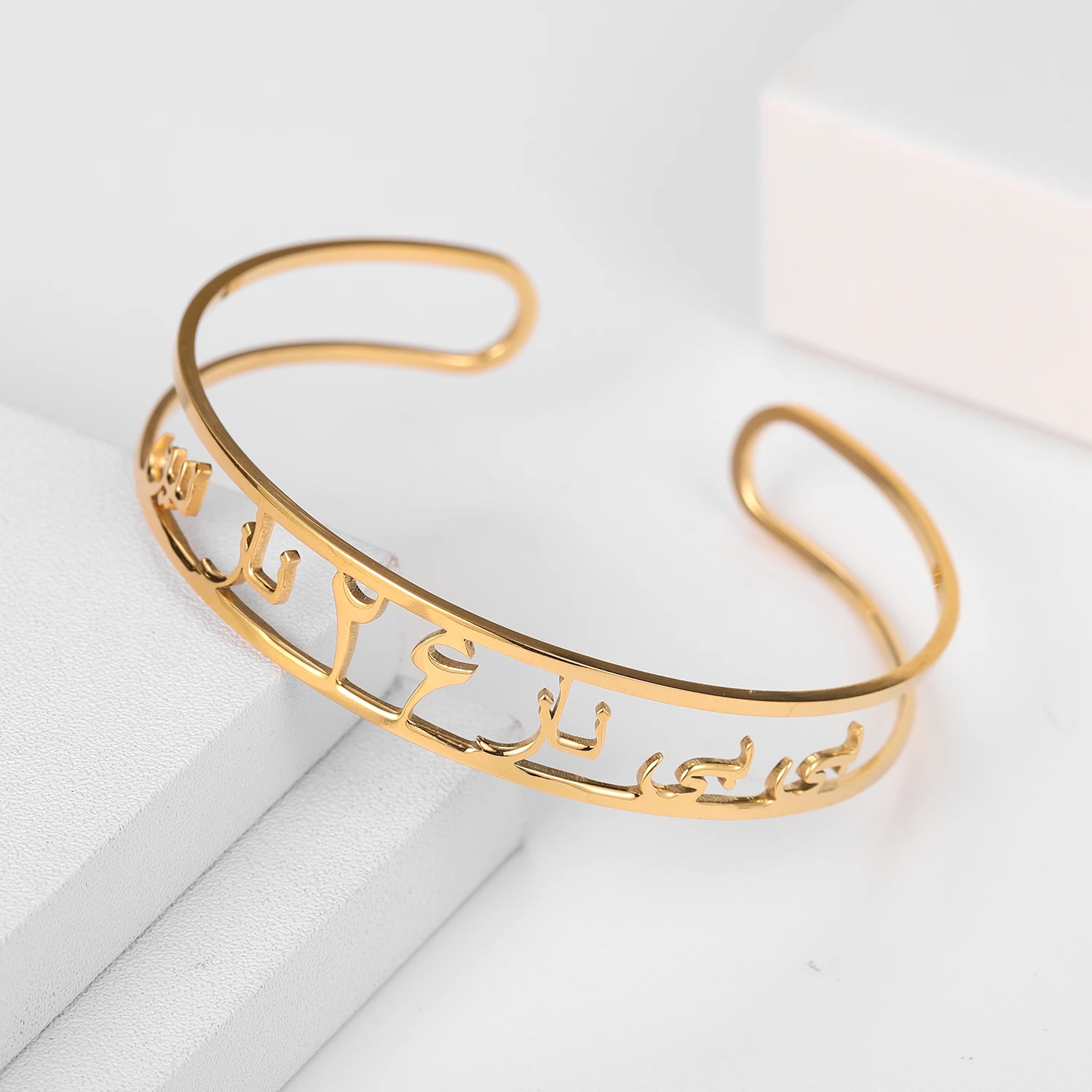 

Personalized Arabic 6 Custom Names Cuff Bracelet Bangle Stainless Steel 18k Gold Plated Custom Arabic Name Bracelet For Family