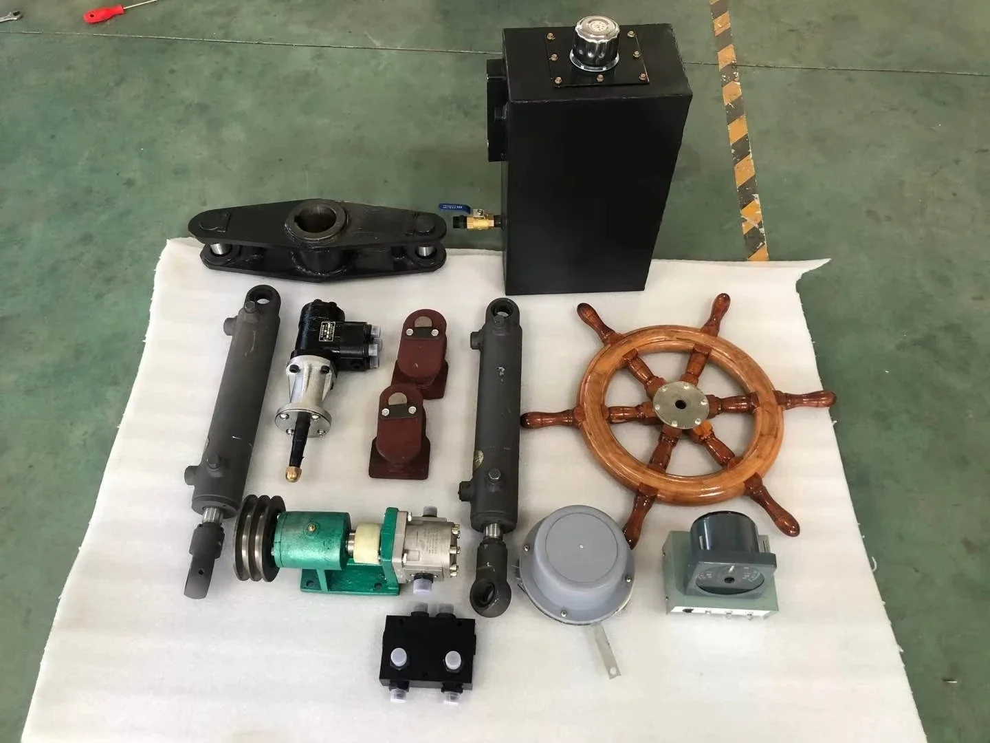 High Quality a Complete Set of Marine Hydraulic Steering System for Boat