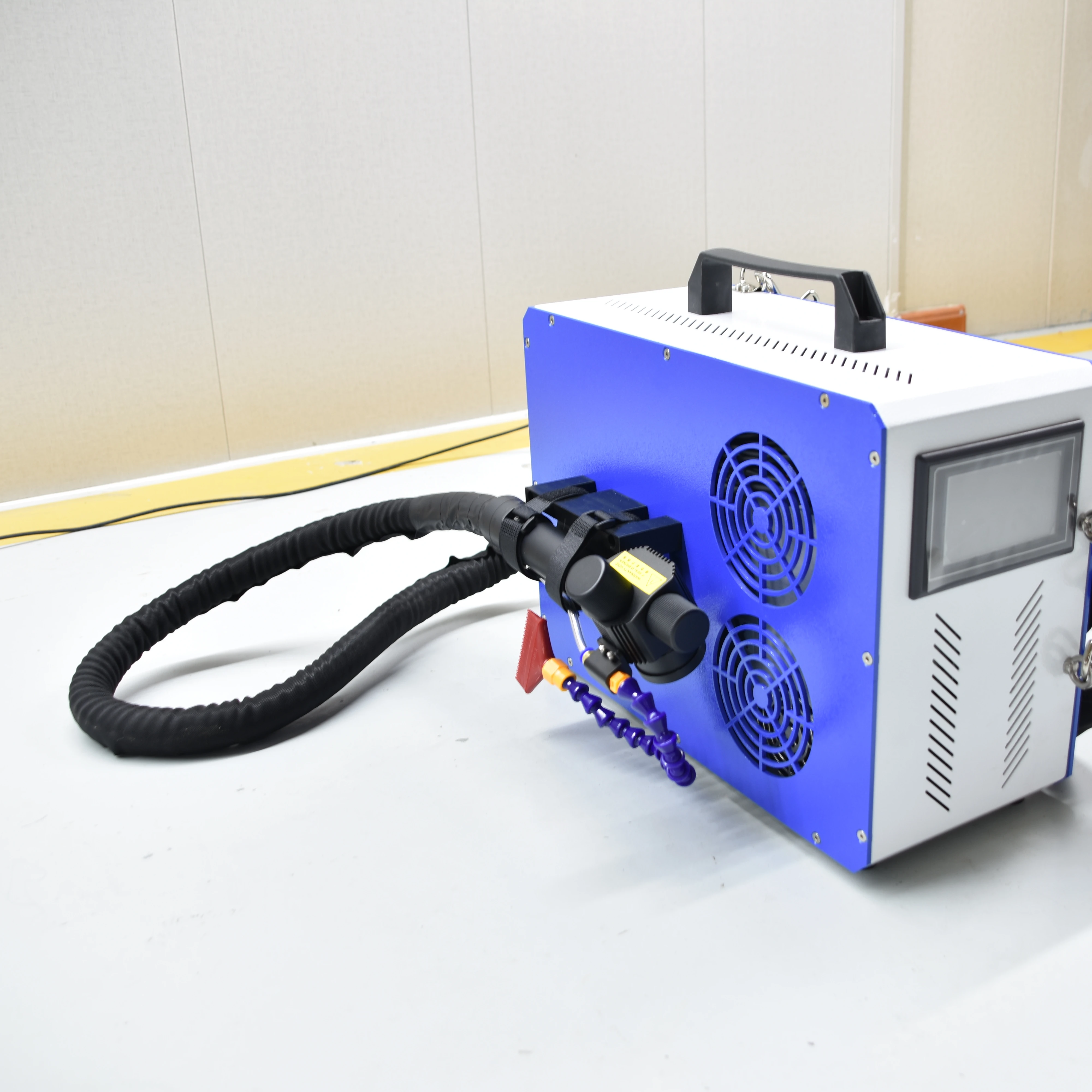 Backpack Pulse Laser Cleaning Machine With Lithium Battery, Laser Rust Removal Machine For High-altitude On-site Cleaning