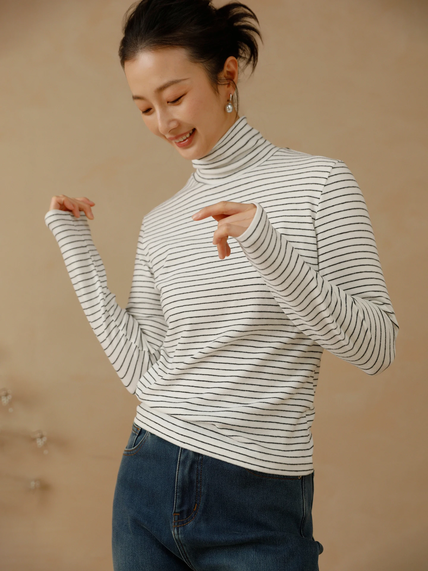

Slim Fit Striped Base irt Long Sve Women's Inner Wear Casual Sle Elastic Velvet Feel Winter New Arrival