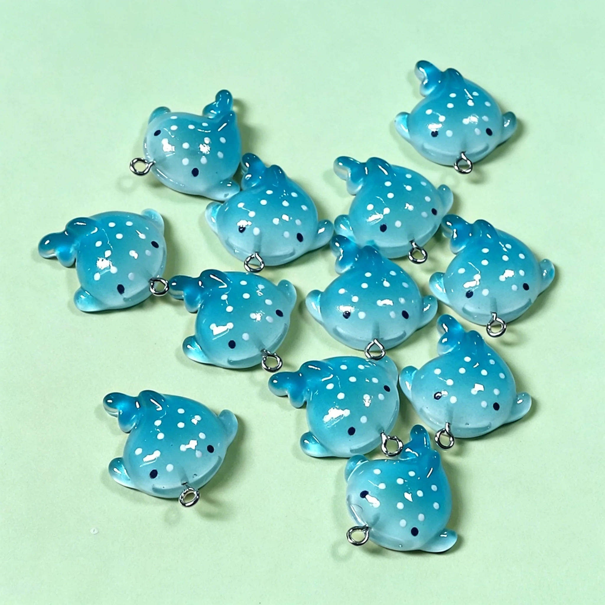 10Pcs Wholesale Blue Ocean Ray Resin Charms Bulk Cute Fish Pendant For Jewelry Making