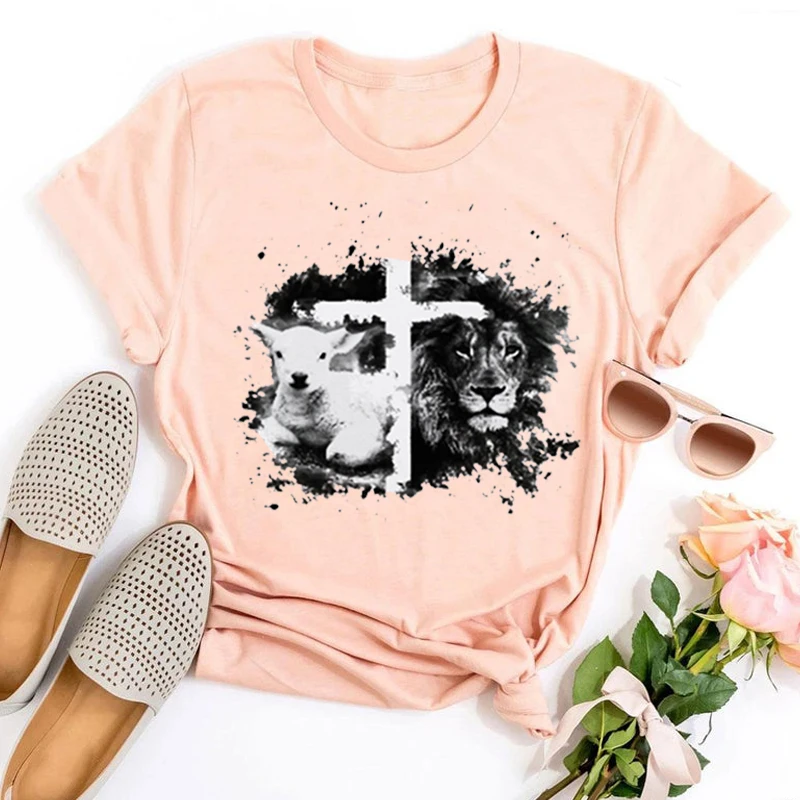 Lion and The Lamb Graphic Tee Christian Clothes Summer Classic Jesus Tee Women Classic Tops Aesthetic Fashion Clothing L