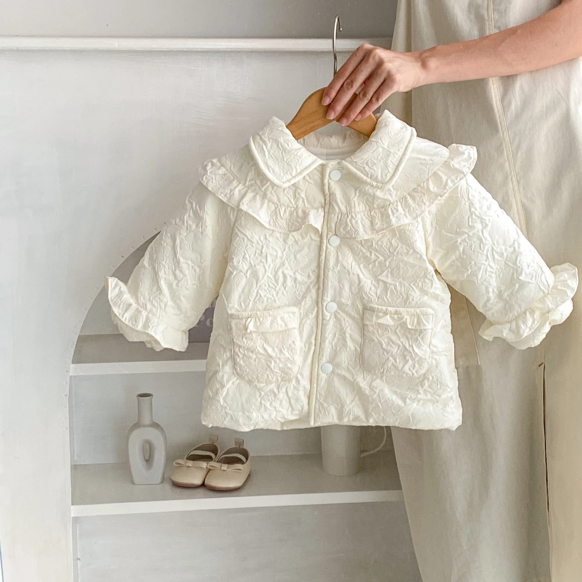 

Winter New 0-3 Year Old Girl Baby Warm Plush Thickened Long Sleeve Fashion Doll Collar Clip Cotton Long Sleeve Coat