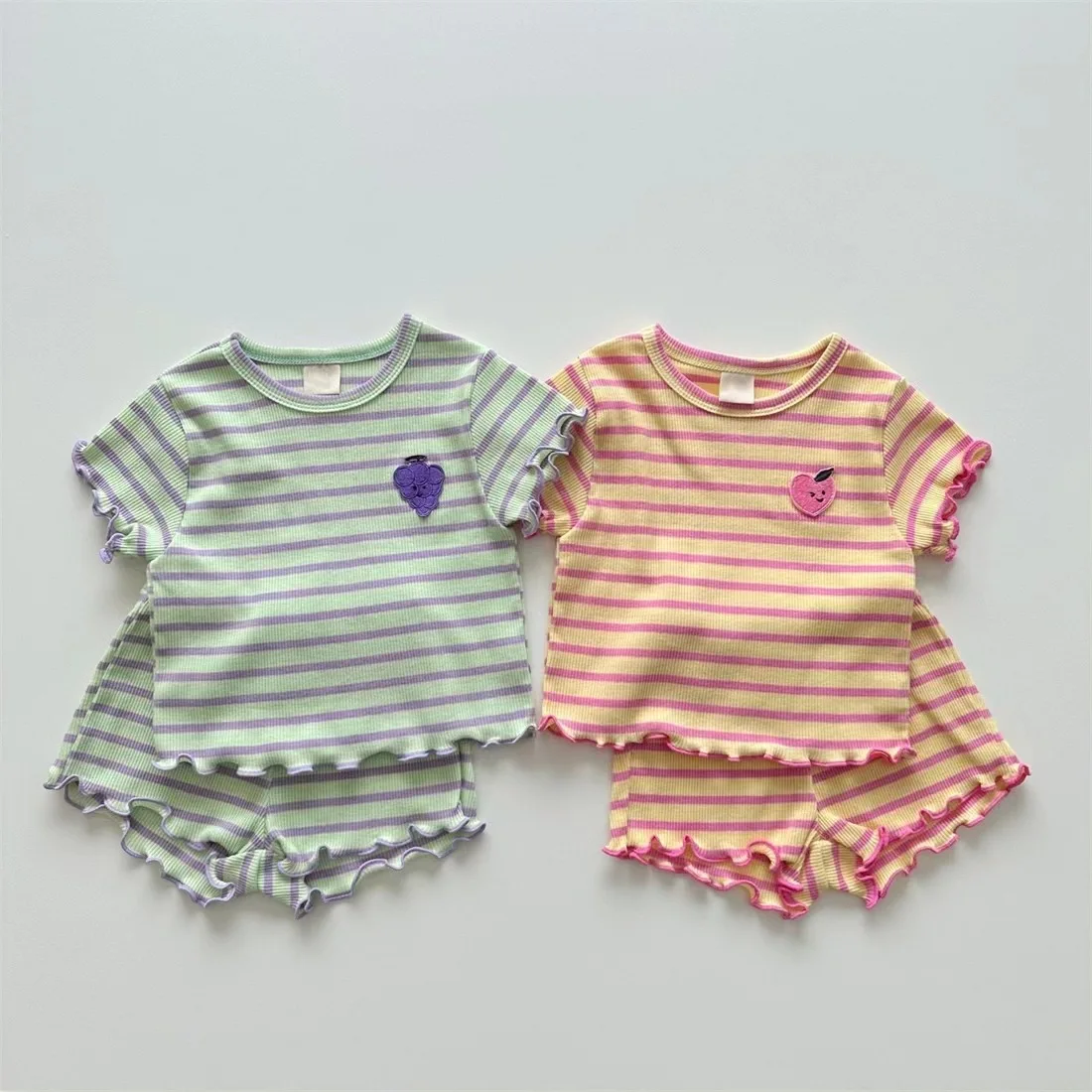 

Two Piece Set Summer Baby Thin Soft Striped Short Sleeved T-shirt with Elastic Waist Shorts Set Children's Suit