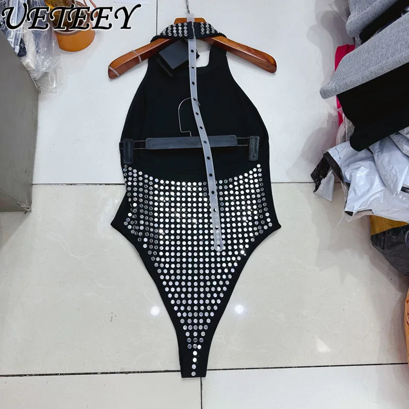 ライトラグジュアリーレトロシルバーホットダイヤモンドプライマーノースリーブロンパースボディスーツブラックプレミアムセクシーネックホルターベストジャンプスーツ女性用