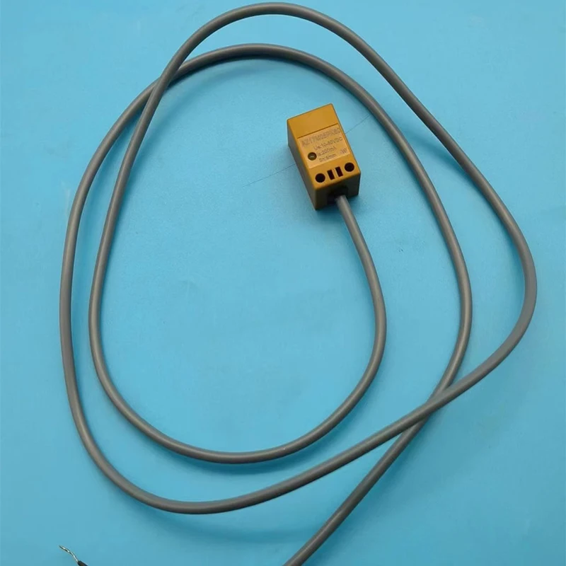 1PC For Combined Force Electric Pallet Truck Access Switch AZ1705PK60 INB-05P16POU Interlock Induction Switch Sensor