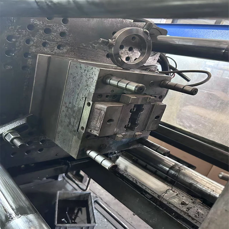 China Factory Custom Injection Molding Parts High Precision Single Cavity Long Part Injection Molding