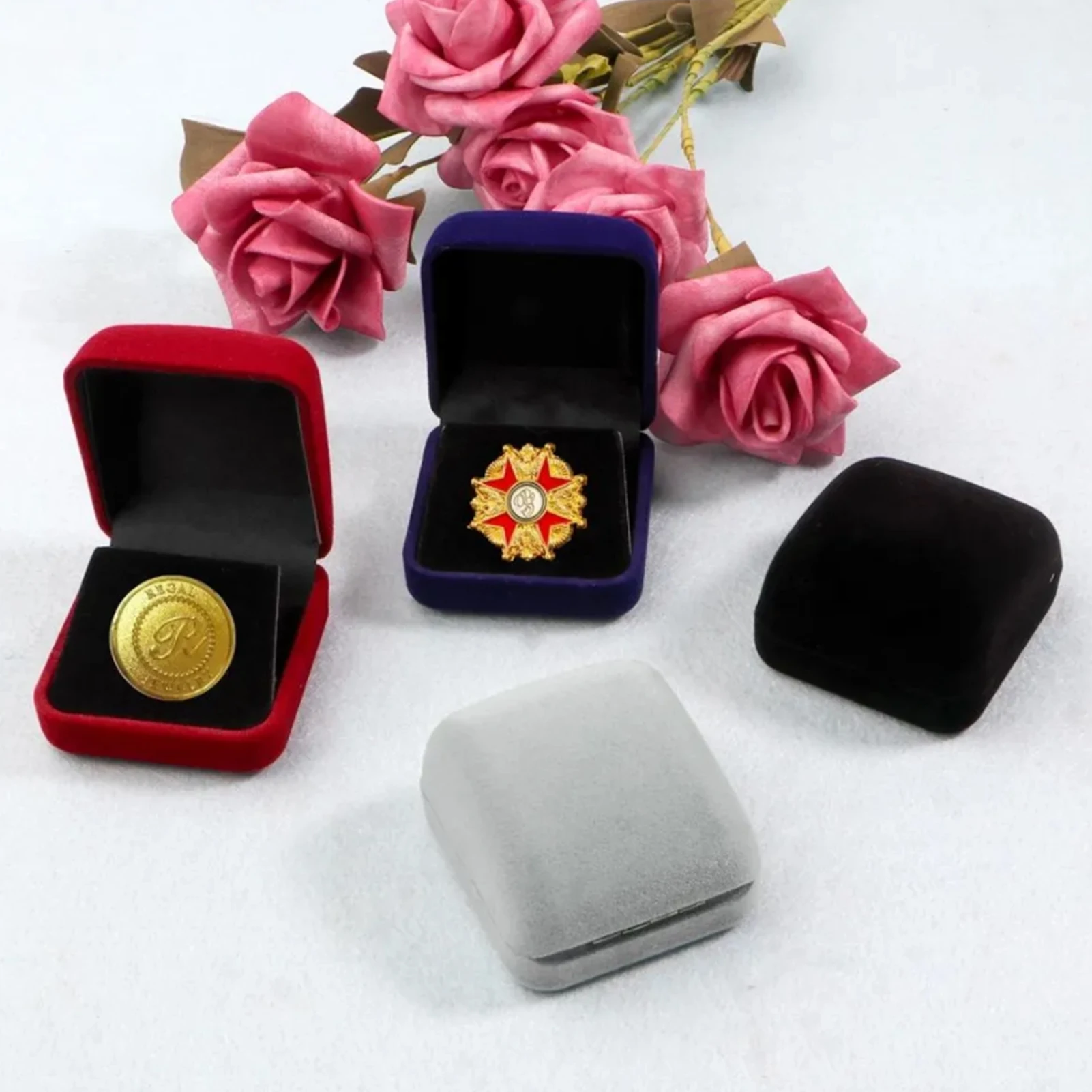 Coin Organizer Case Magnetic Jewelry Storage Box for Travel Flocking Lined Portable Medal Display Holder Durable Compact