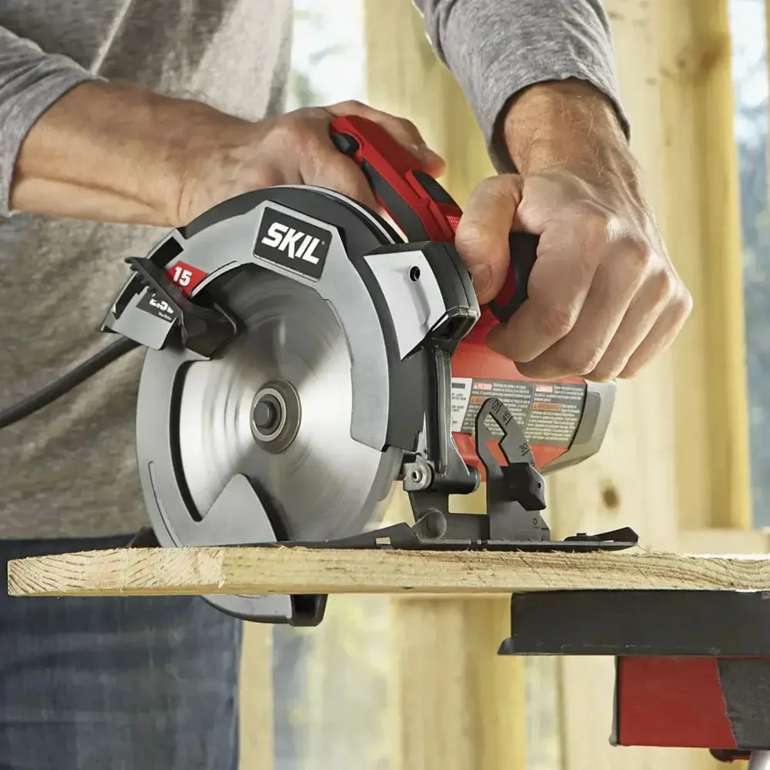 5280-01 15 Amp Corded Electric 7-1/4'' Circular Saw