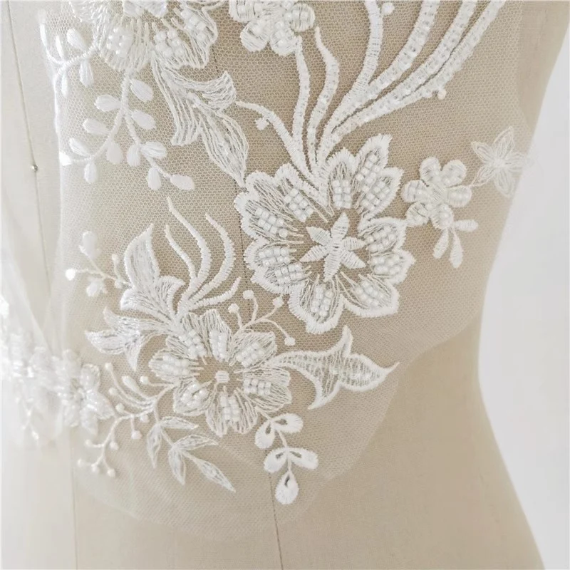 1 Pair of White Wedding Dress Decorations Decorated With White Lace Flowers 38*18cm