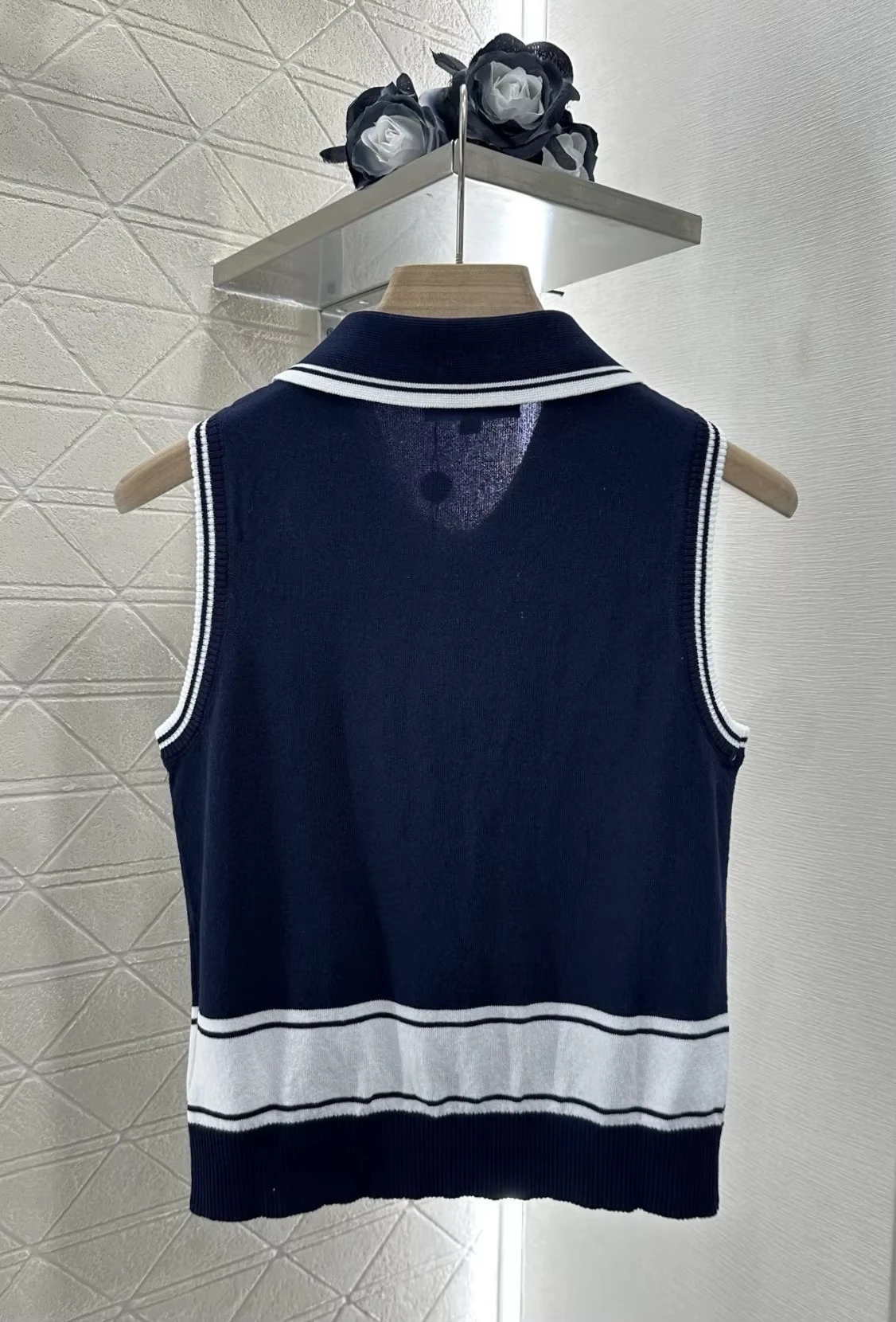 

Designer Brand High quality spring and summer women's contrasting striped lapel open knit vest