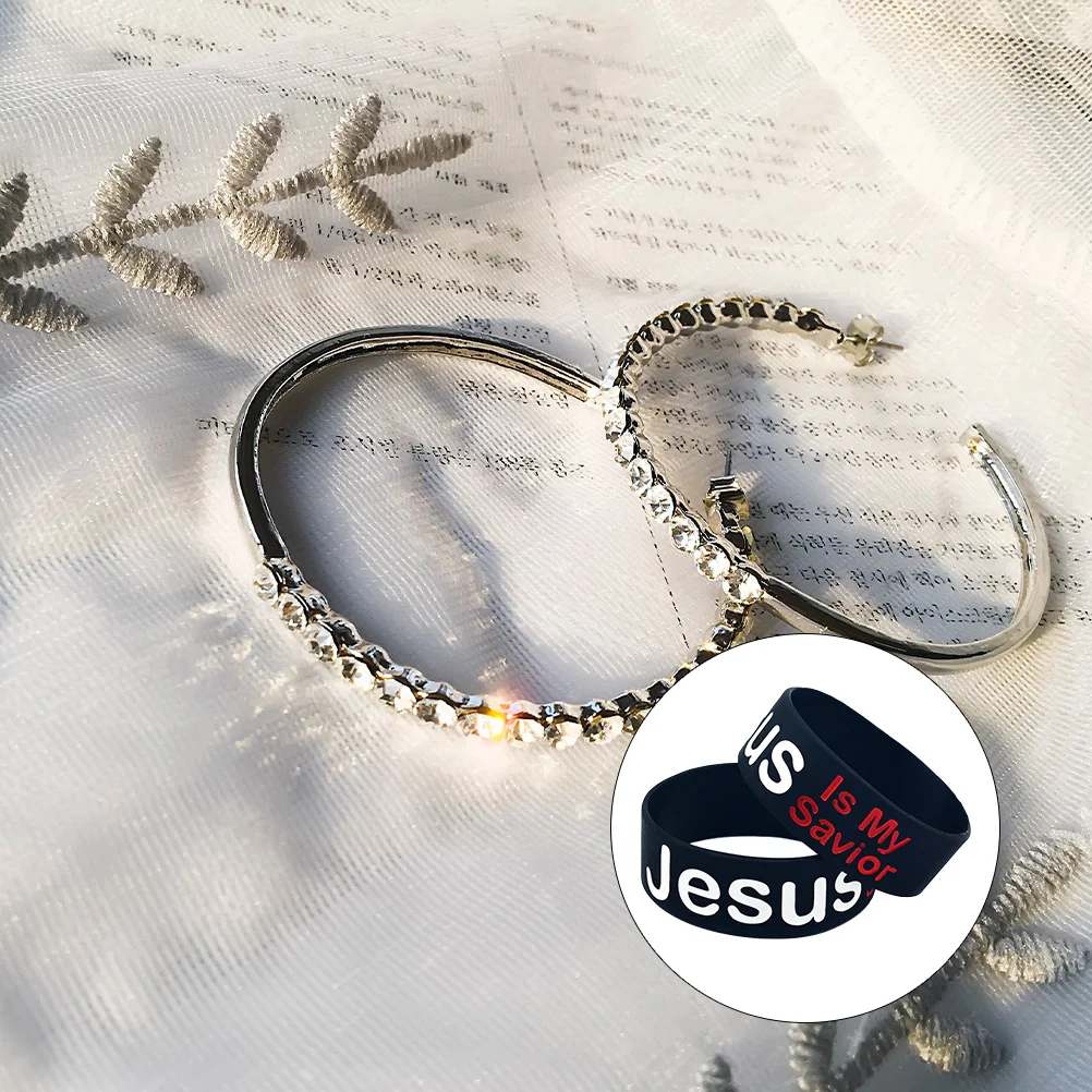 

2 PCS Letter Jesusismysavior Silicone Bracelet Men and Women Wristbands Letters Silica Gel Decor