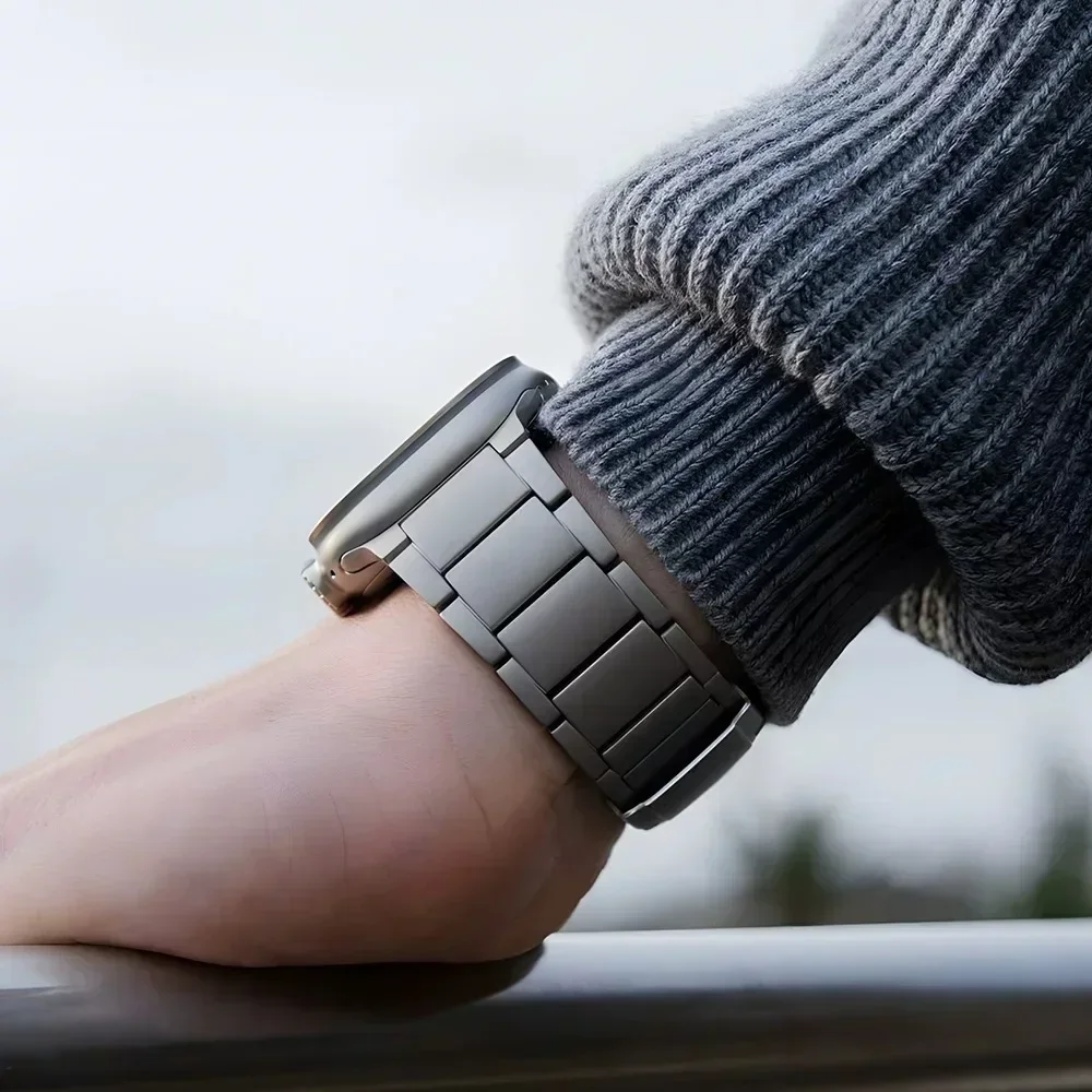 Titanium Luxury Bracelet for Apple Watch Ultra 2/1 49mm Series 10 46mm Band for Apple IWatch 9 8 7 45mm 6 5 4 Se 44mm Men Strap