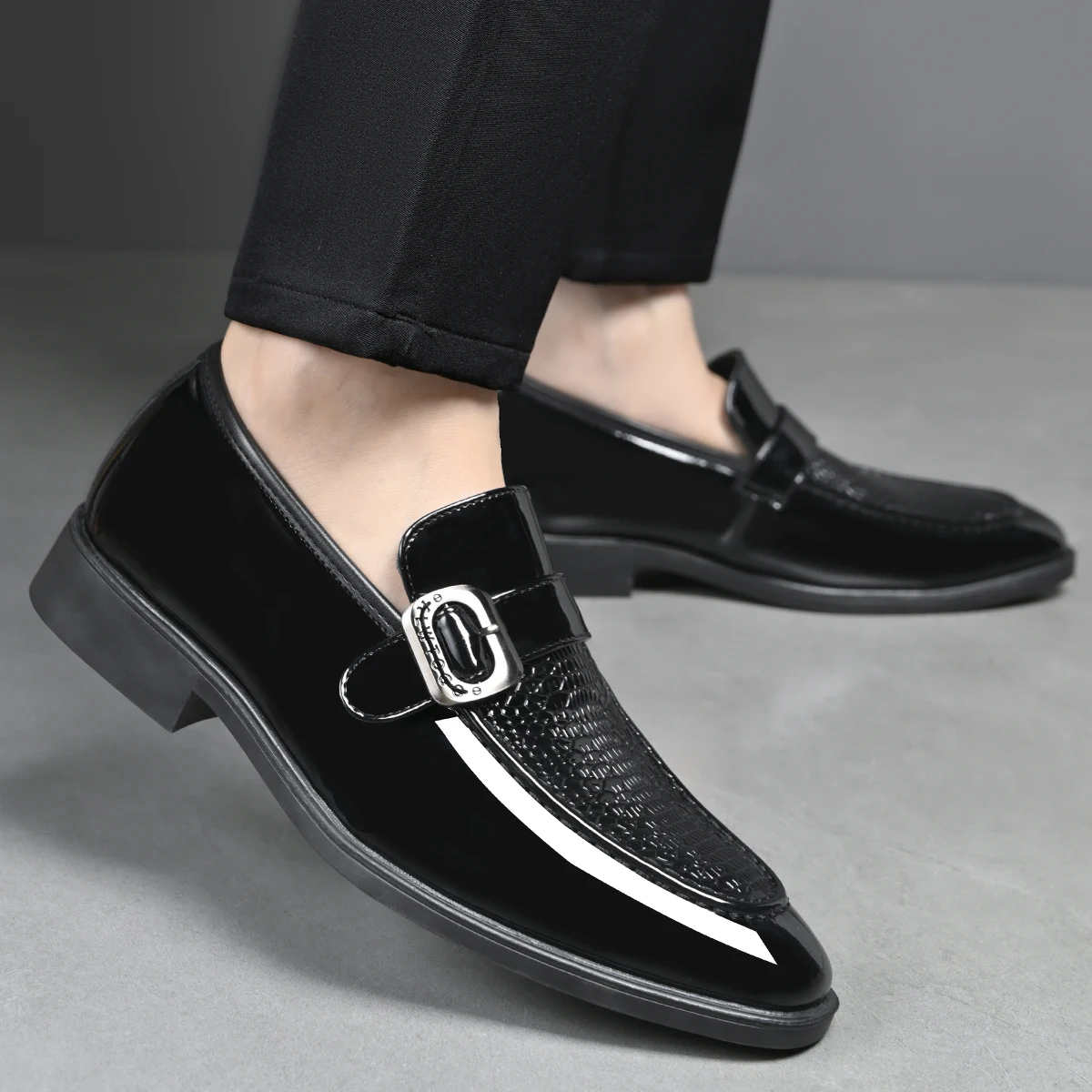 

Men's Handmade Leather Loafers Slip On High Quality Wear-Resistant Pu Leather Outdoor Casual Shoes Men Moccasins