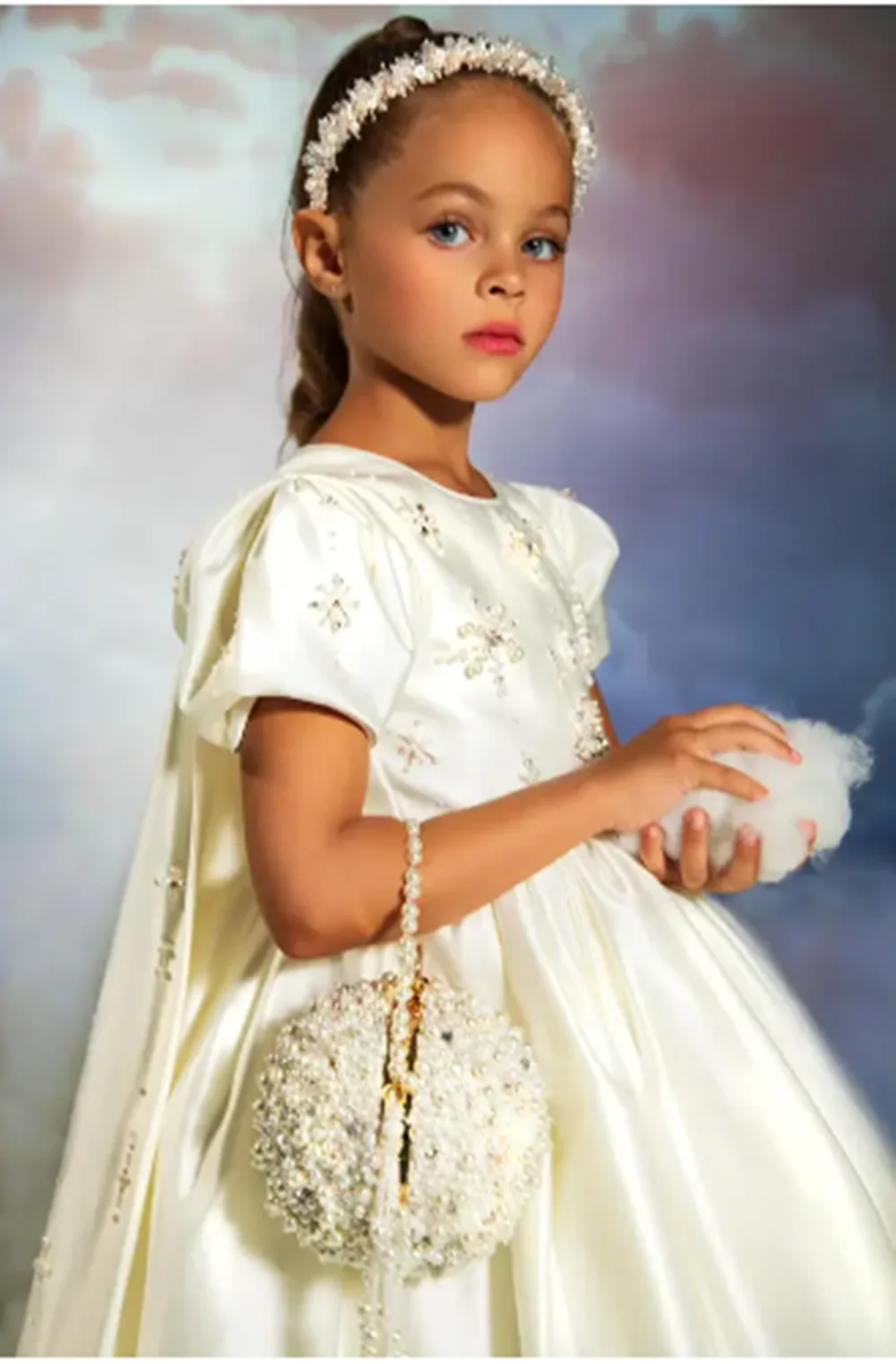 

Customized Lvory Flower Girl Dresses For Wedding Satin Pearls Crystal Shawl Classic Kids Holy First Communion Party Prom Gown