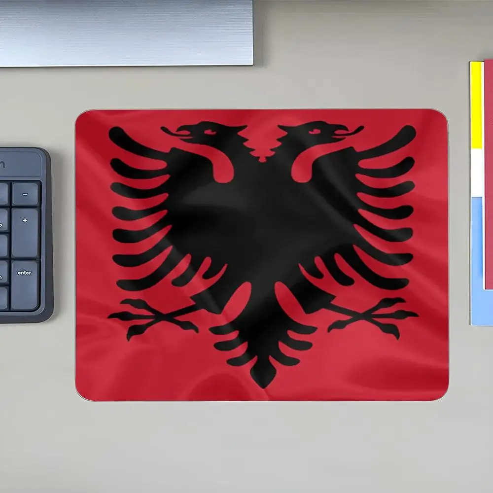 Alfombrilla de ratón MINISO con bandera F-Albania, alfombrilla de ratón de juego de Anime, alfombrilla de escritorio pequeña de alta calidad, alfombrilla de escritorio de goma para ordenador portátil