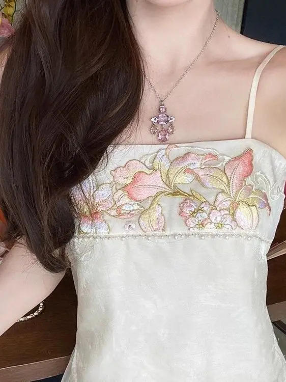 

plus Size Chinese Style Embroidered Vest Top Women's Inner Wear Commute Autumn Winter Hanfu Clothing Short Sleeve Plant Flora...