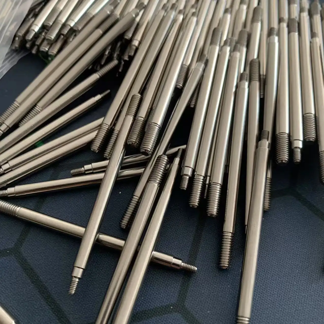 وصلة ربط المقطورة من التيتانيوم Diameter4mm ساق مستديرة 3.4x2.6 خيط M2.5x4.3 M4x10 الطول الإجمالي 57.5 59.5 64.5 70 73.5 Gr5