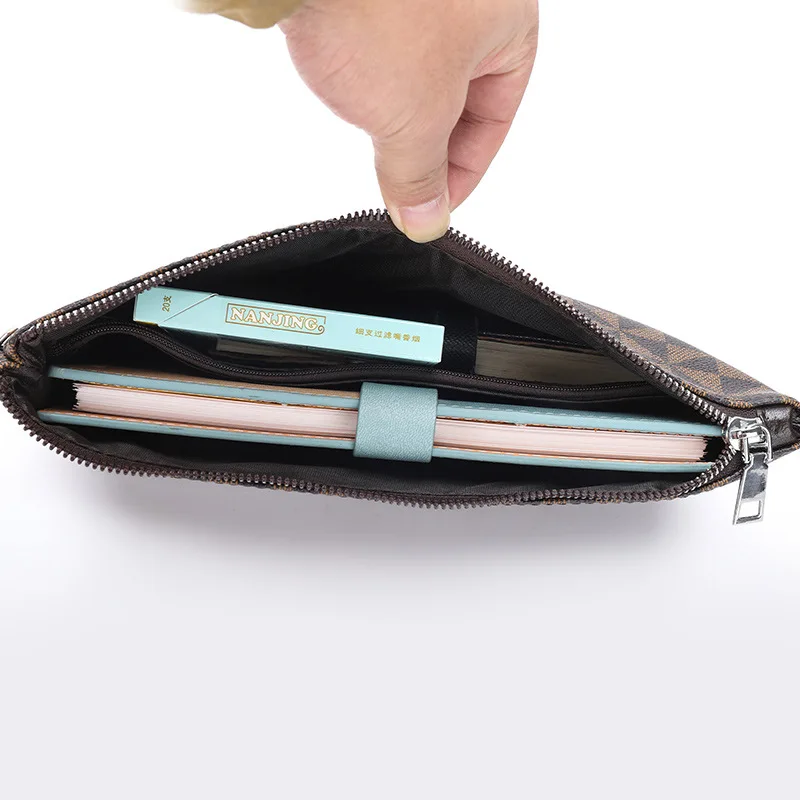 Luxury Design Soft PU Leather Men Clutch Bag Durable Business Men Cardholder Case Fashion Casual Male Money Handbag Day Clutch view 4