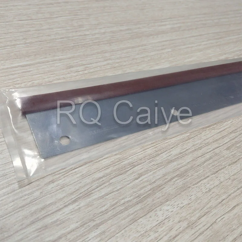 1Piece Best Quality Polyurethane Material SM52 G2.010.502 Wash Up Blade 605x46x0.5mm SM52 PM52 7 Holes Printing Machine Parts