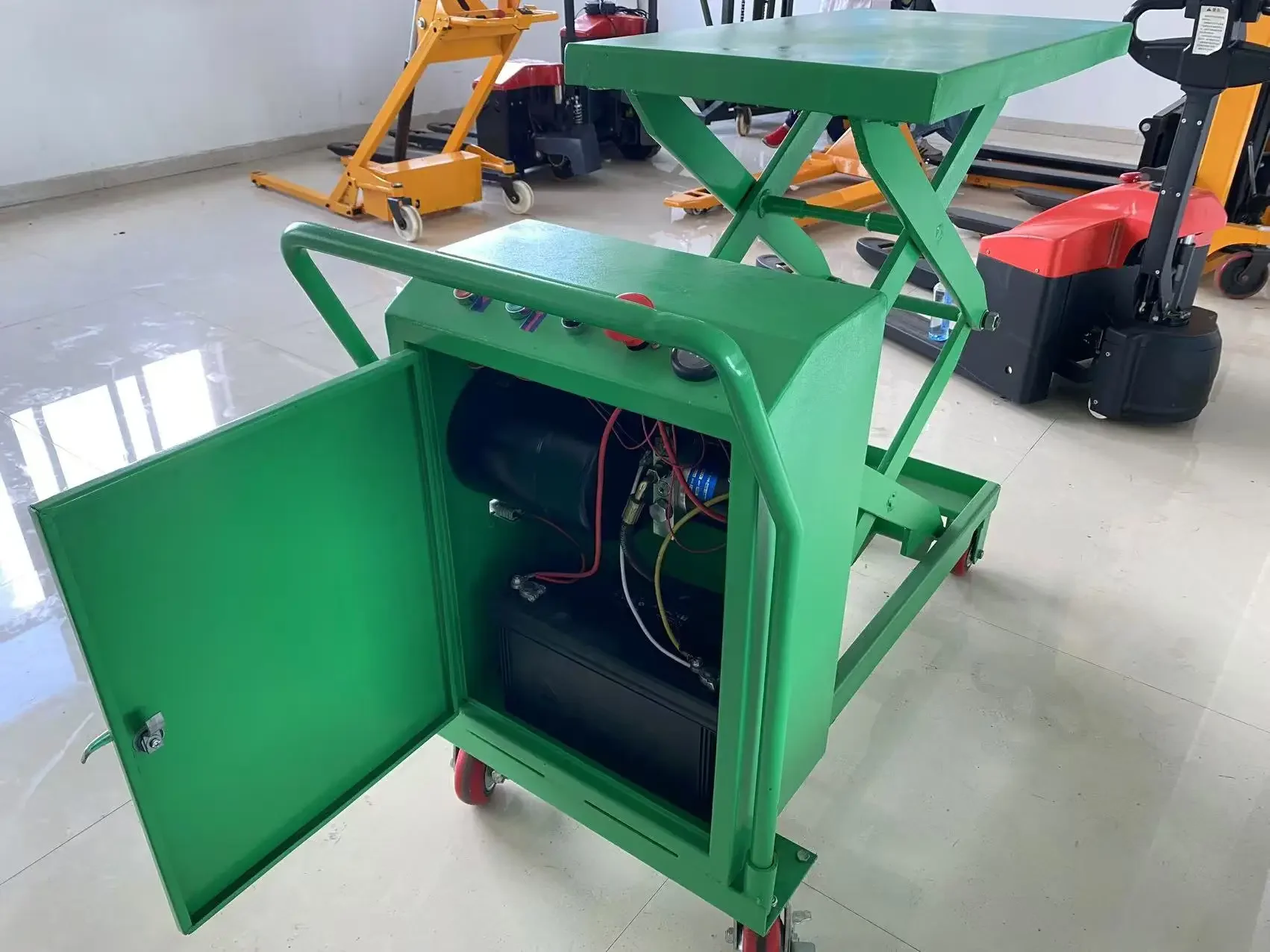 Capaciteit 300 kg 500 kg Hefhoogte 900 mm Batterij-aangedreven hydraulische heftafels Schaarheftafel te koop