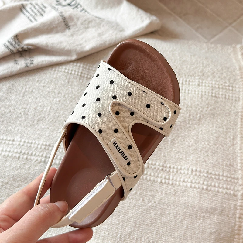 2026 Children's Princess Broad Toe Sandals Girls Hollow Retro Sandals Girls Beach Shoes Toddlers Casual Open Toe Flat Sandals