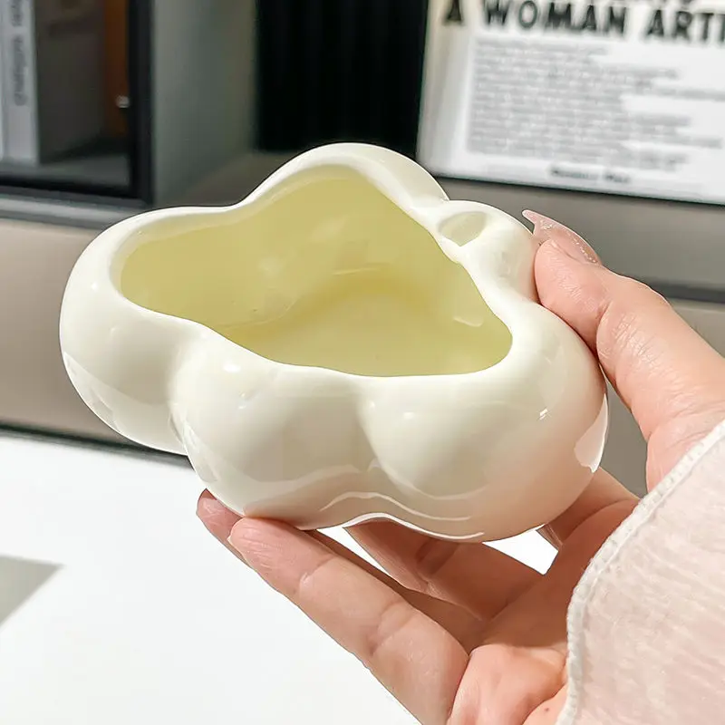 

Ceramic Ashtray Creative Cloud Personality Cute Home Living Room Home Office Fly Ash Ash Decoration