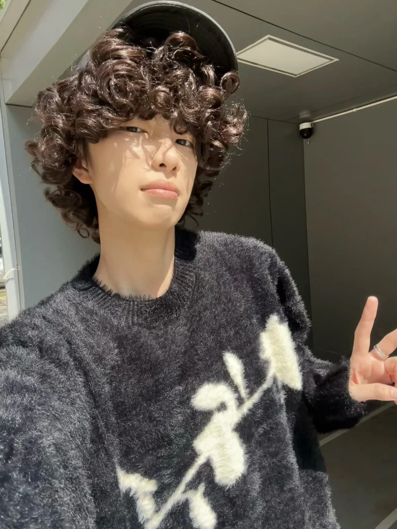 

American Sle Loose Knitted Rose Flower Sweater for Men And Women Cleanfit Small Design Casual Youthful Winter Long Sve C...