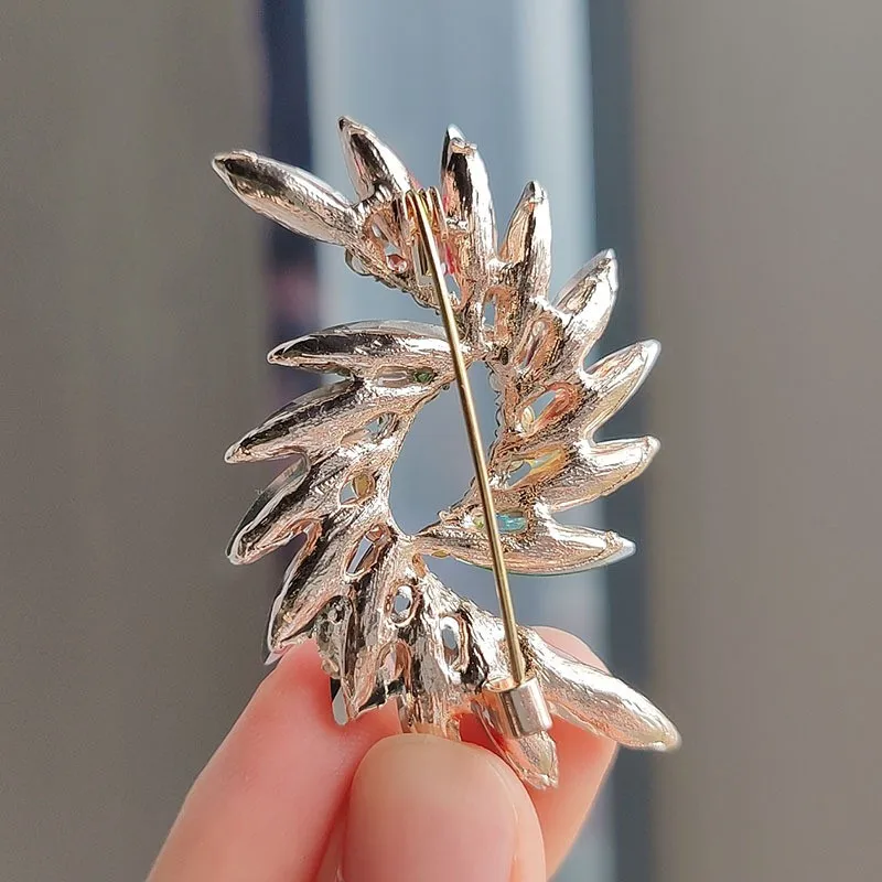 Fashion Colorful Crystal Flower Brooch Pins For Women Clothing Charming Rhinestone Brooches Wedding Party Jewelry Accessories