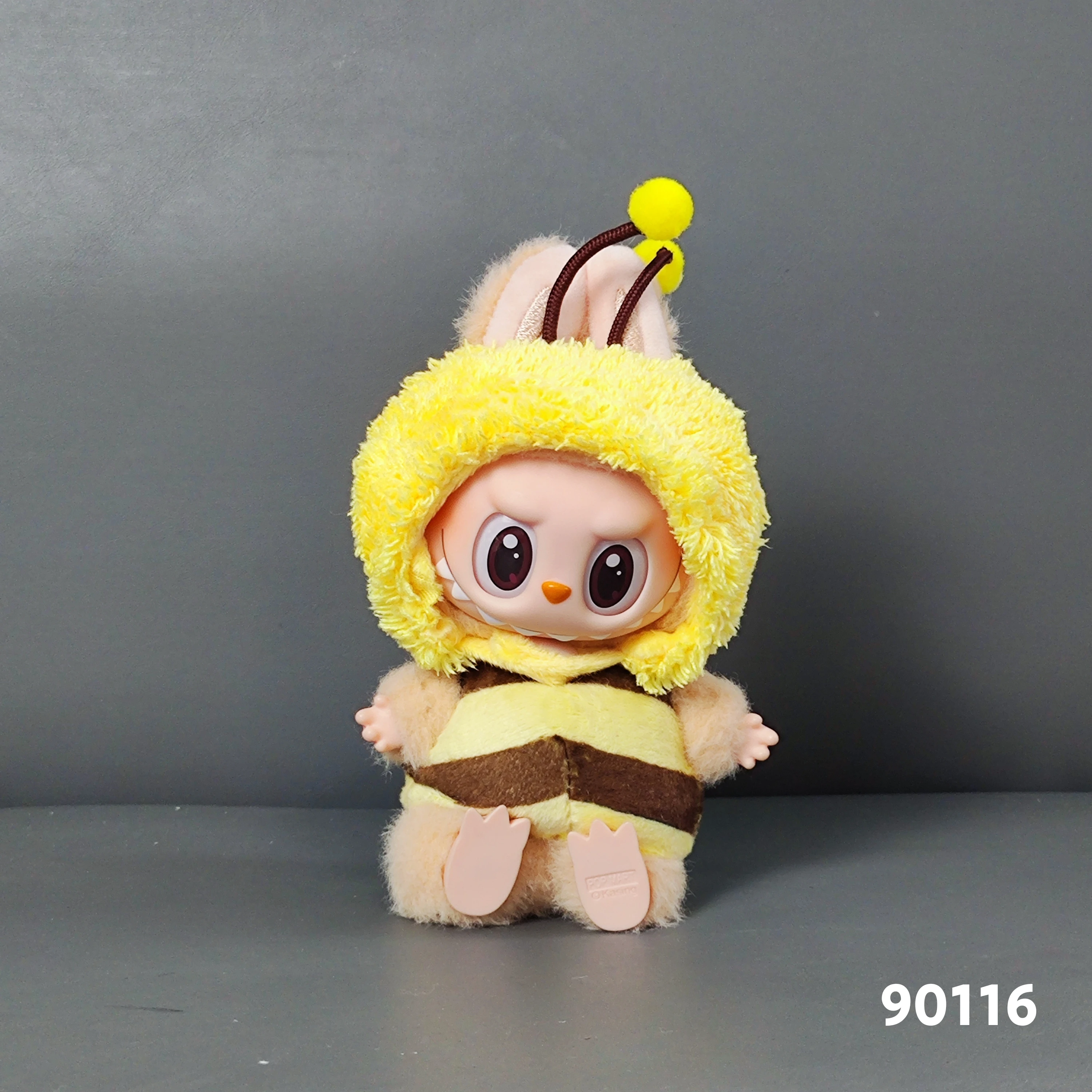 Novo Quente 2.0 hat einen Sitz der Labubu-Serie, Macaron-Anzugkleidung, Labubu-Monster-Puppe, Vinyl-Puppenkleidung, Puppenhut und Kleidung
