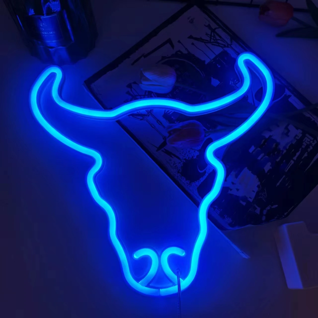 Cow LED neon light, USB or battery powered creative night light for bedroom, wedding, birthday party, game room wall decoration