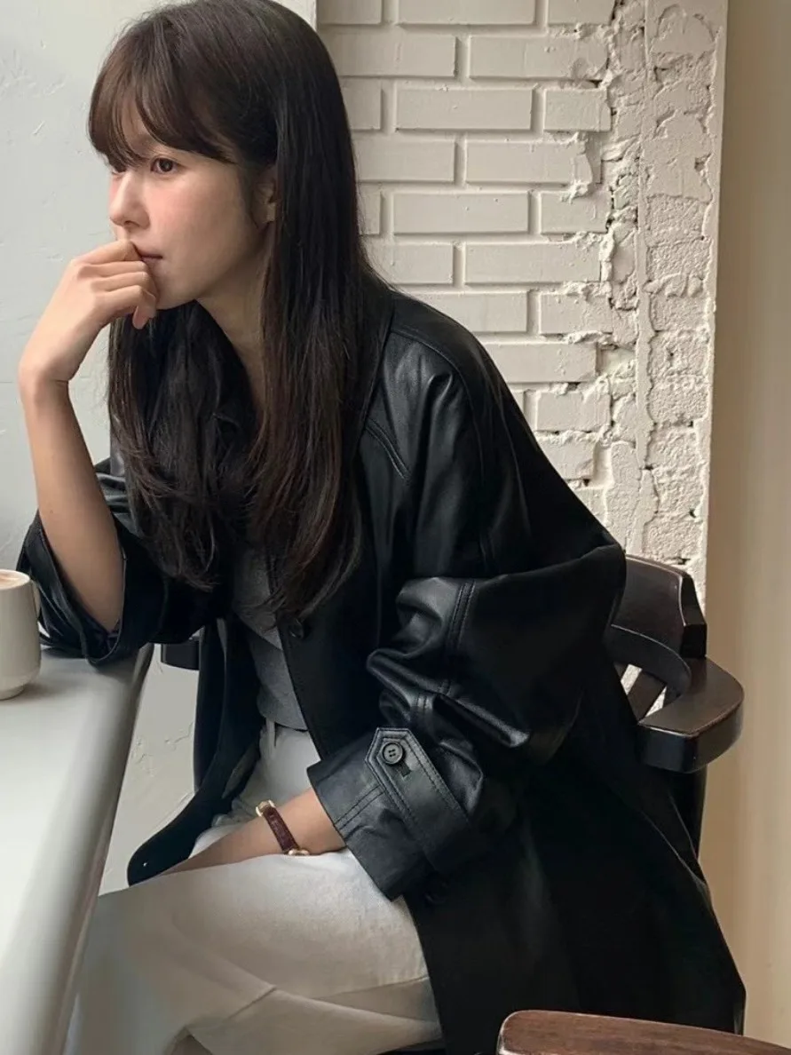 봄 신상 루즈핏 블랙 PU 가죽 자켓 여성용 탑 빈티지 칼라 디자인 스트리트 스타일 코트 롱 슬리브 코트