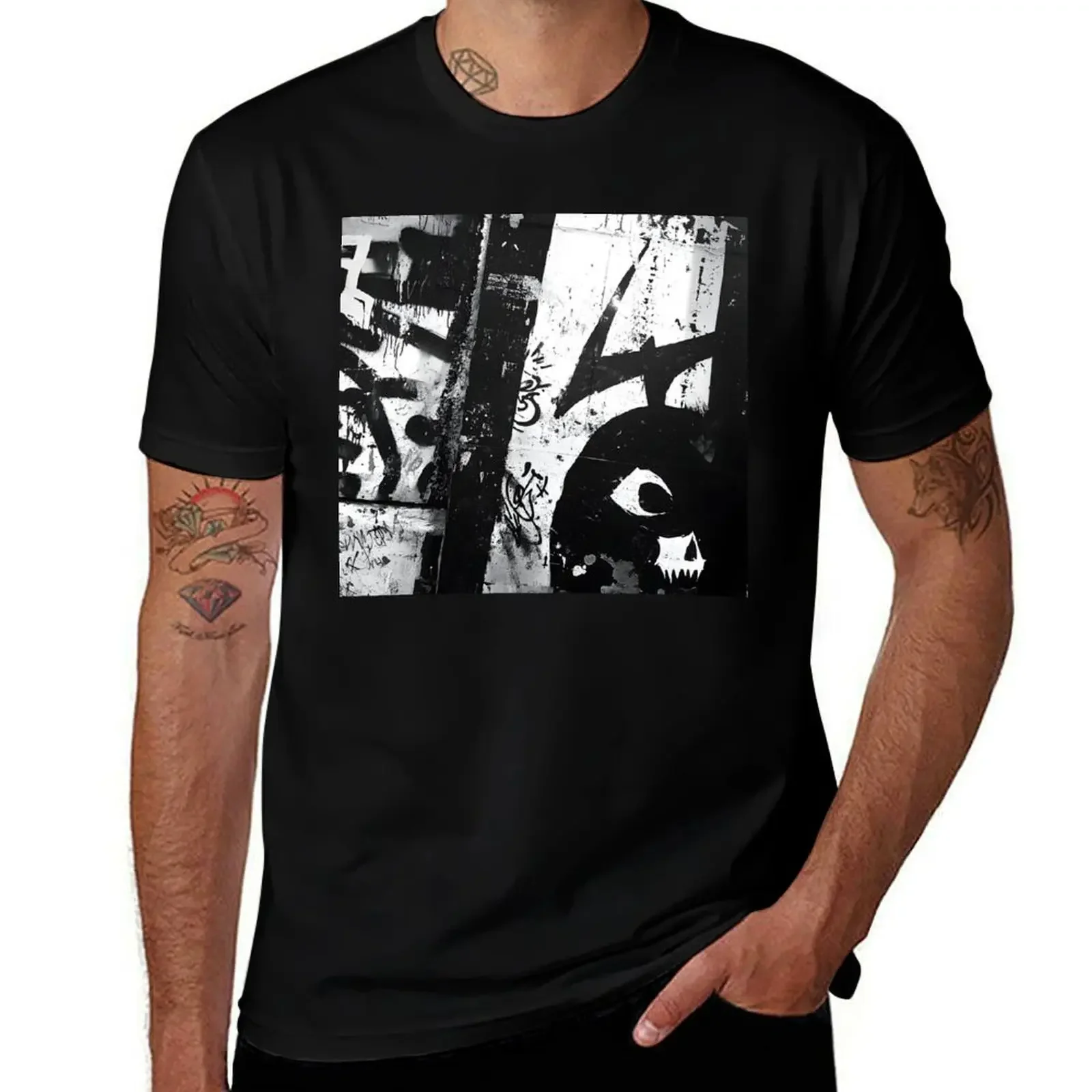 

Print0001 - GRIME DROPS - Tag it Your Way - Graffiti Tagger Blank urban noir grunge backdrop, grayscale-style templates T-Shirt
