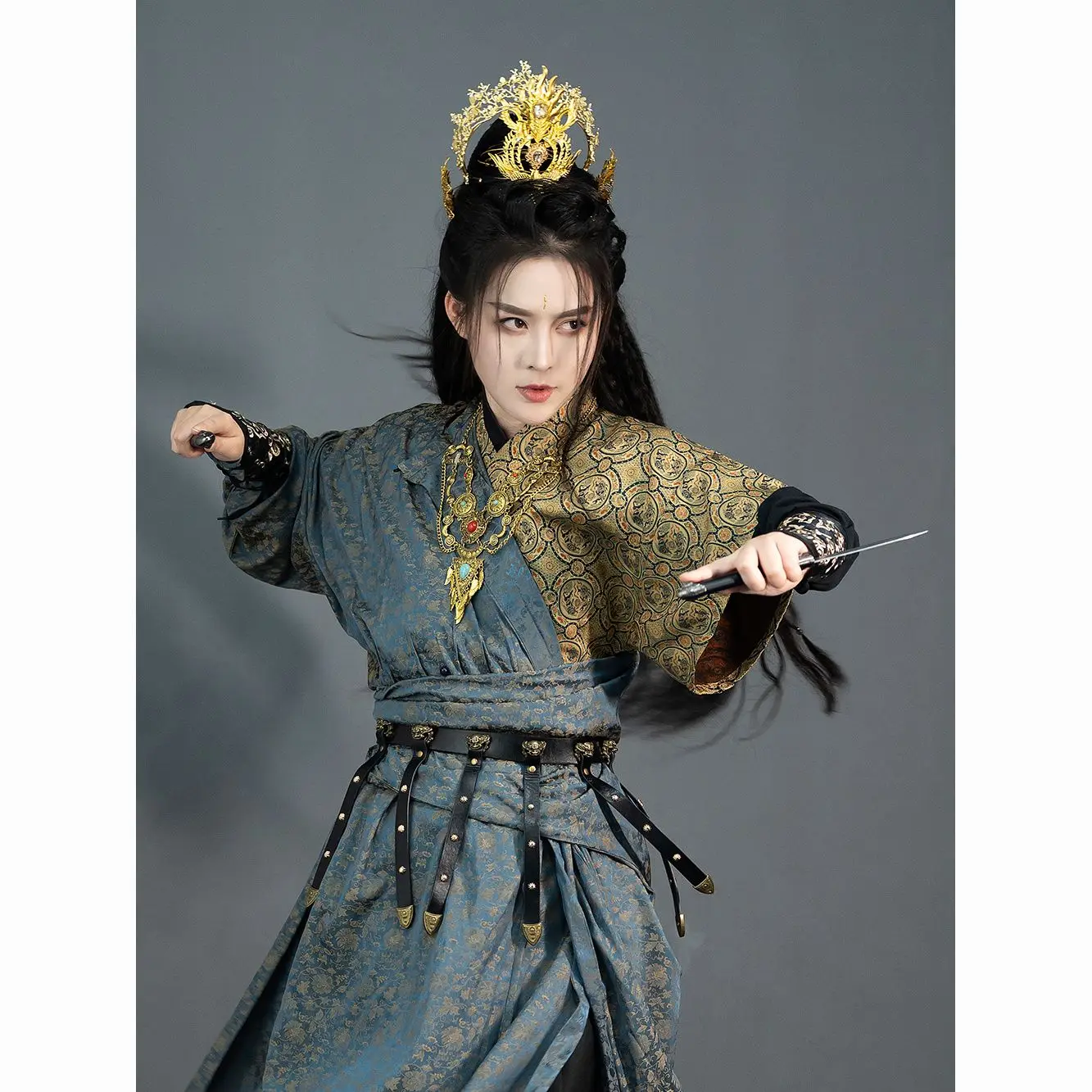 Hanfu Tang หล่อสำหรับผู้ชายผ้าแจ็คการ์ดคอกลมแขนครึ่งแขนสำหรับนักเรียนชุดโบราณเครื่องแต่งกายสำหรับการแสดงประจำวัน